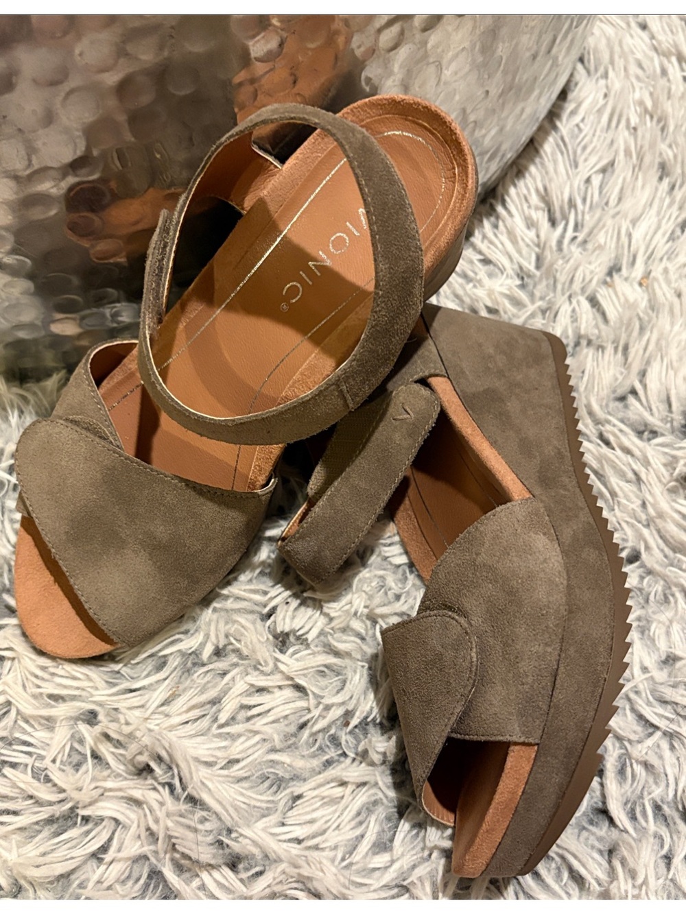 NEW Vionic Astrid II Taupe Olive Suede Adjustable Wedge Platform Sandals Shoes